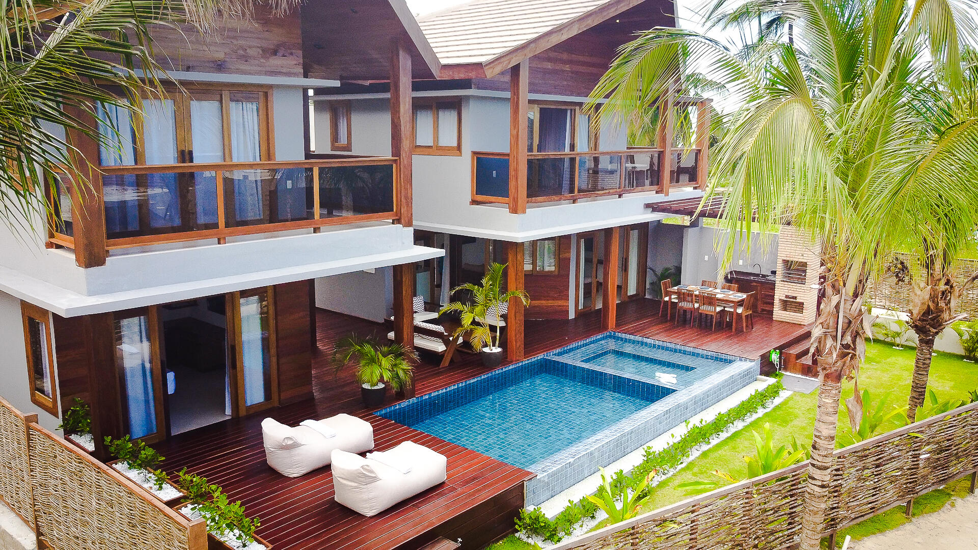 Complete Villa com piscina e deck